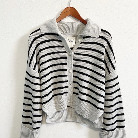 Abercrombie & Fitch Black & Gray Striped Collared Cardigan - Picture 2 of 8